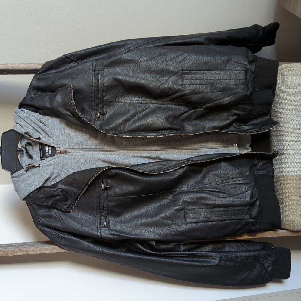 Men's casual leather jacket.